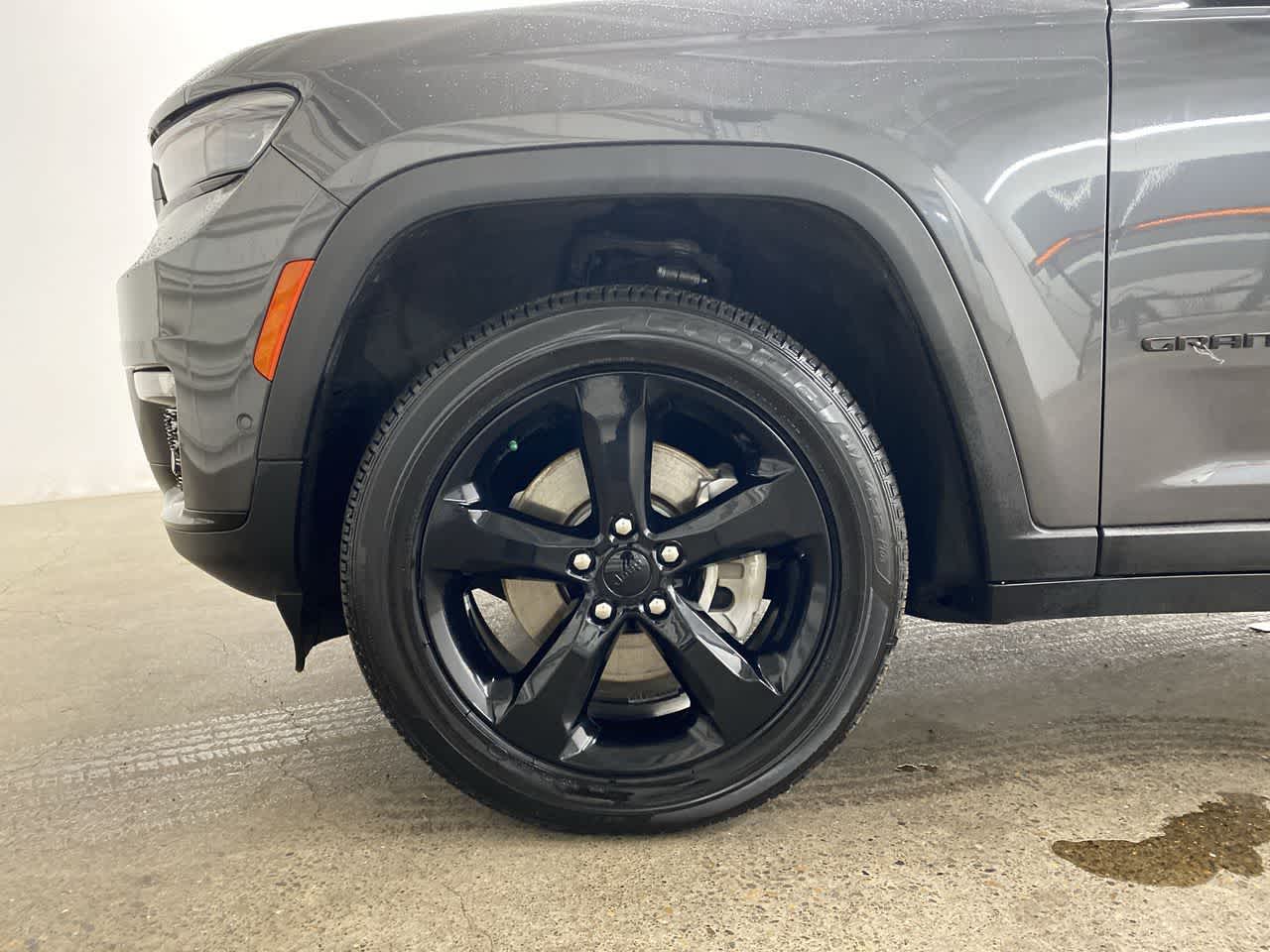 Thumbnail: 2022 Jeep Grand Cherokee - 11