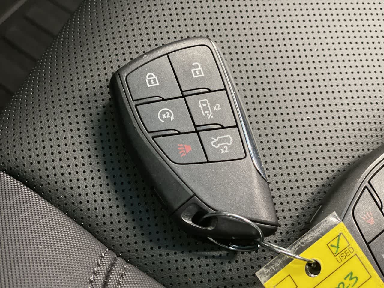 Thumbnail: 2025 GMC Hummer EV - 28