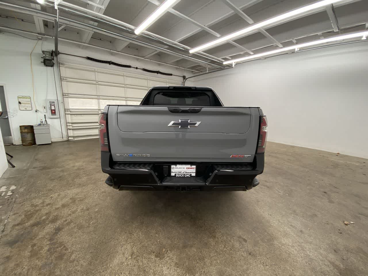 Thumbnail: 2025 Chevrolet Silverado EV - 5