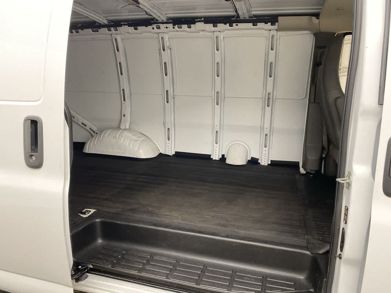 Thumbnail: 2023 GMC Savana - 17