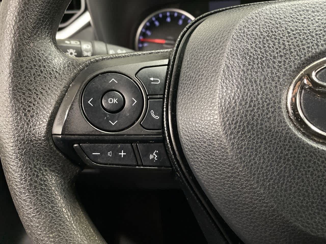 Thumbnail: 2021 Toyota RAV4 - 21