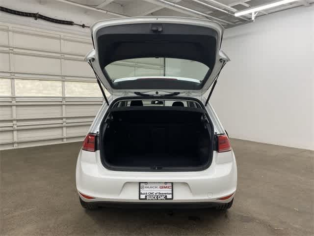 2016 Volkswagen e-Golf SE 27