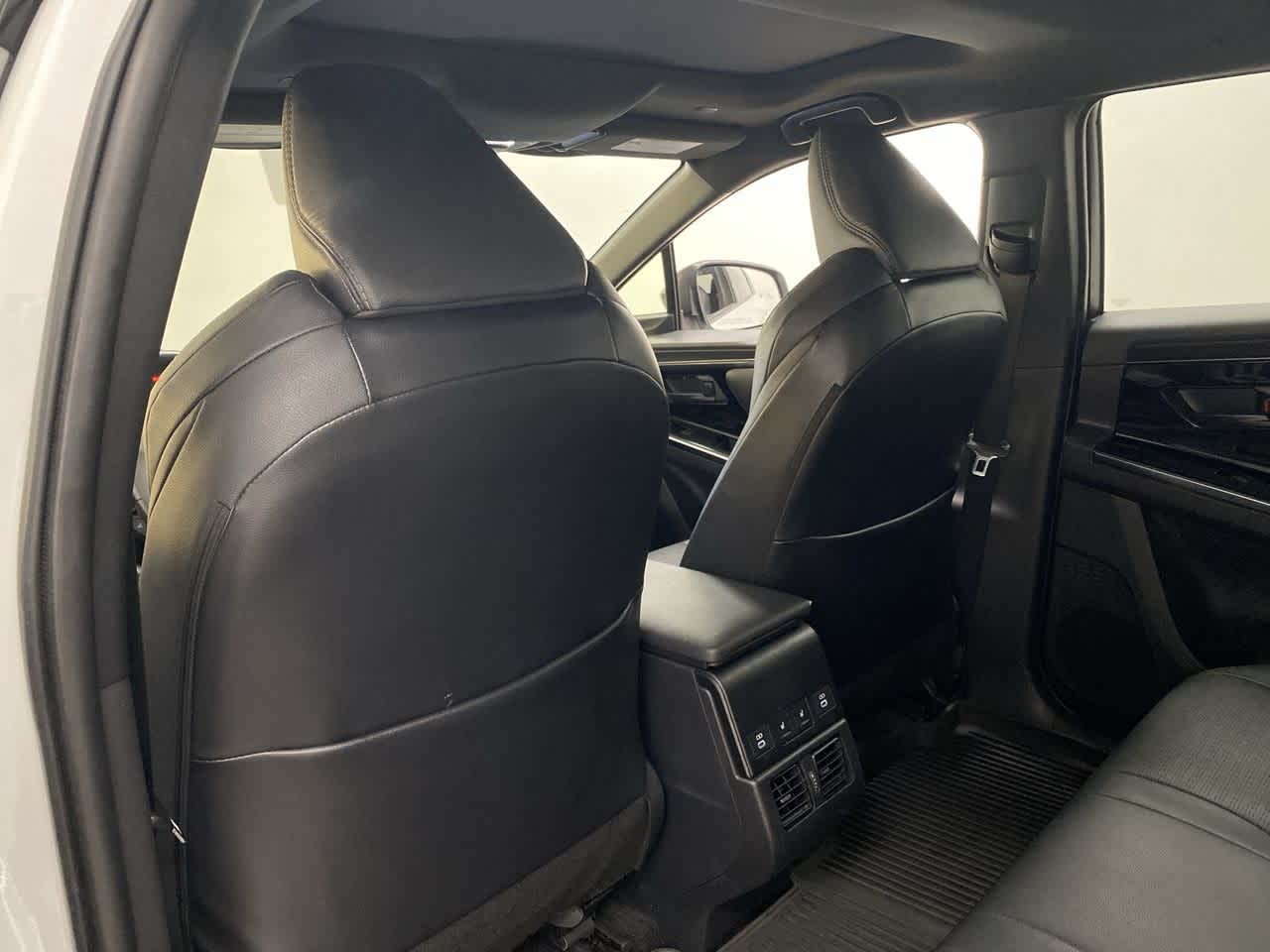 Thumbnail: 2023 Toyota bZ4X - 17