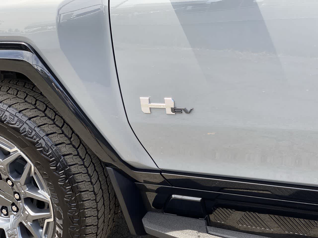 Thumbnail: 2025 GMC Hummer EV - 10