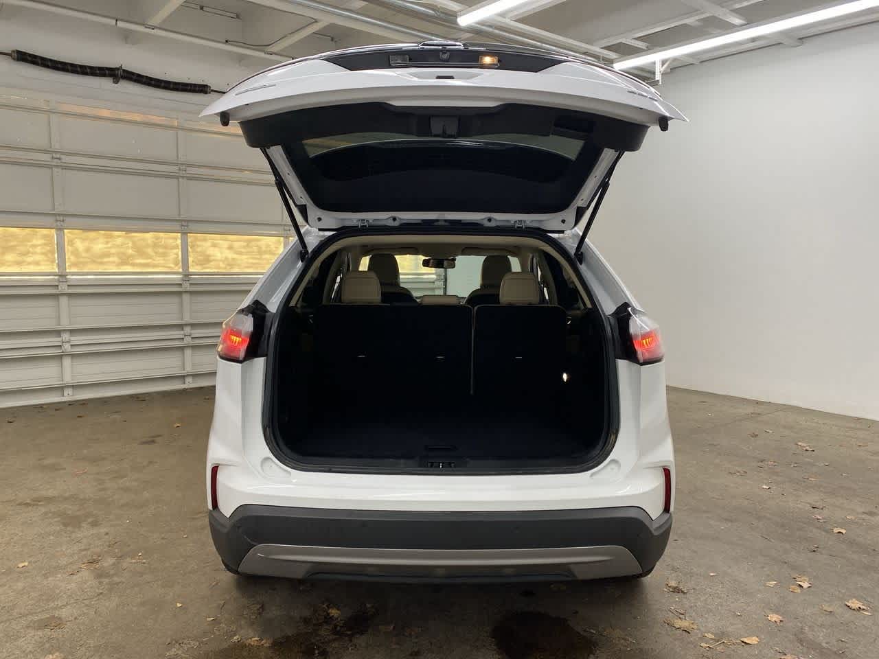 Thumbnail: 2021 Ford Edge - 29