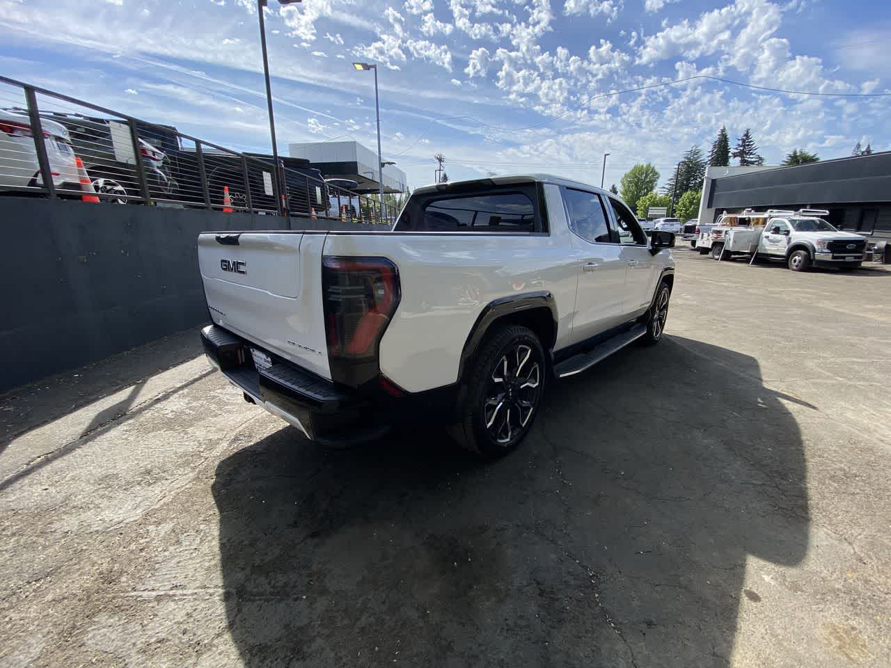 Thumbnail: 2025 GMC Sierra EV - 6