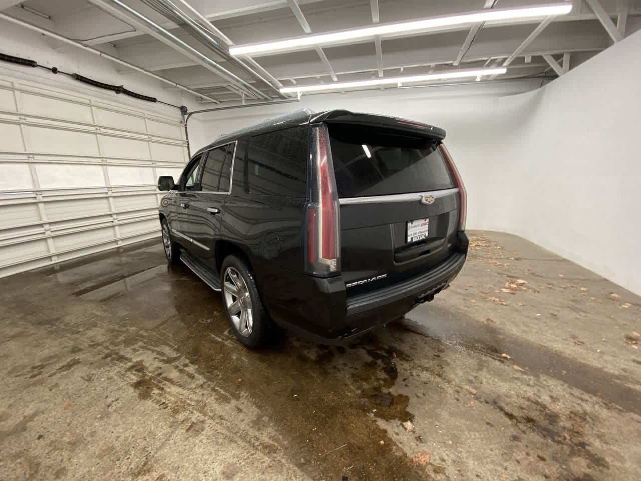 Thumbnail: 2015 Cadillac Escalade - 4