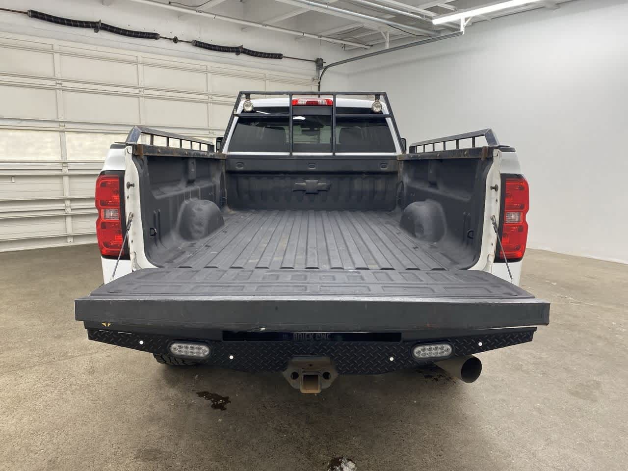 Thumbnail: 2016 Chevrolet Silverado 3500 - 28