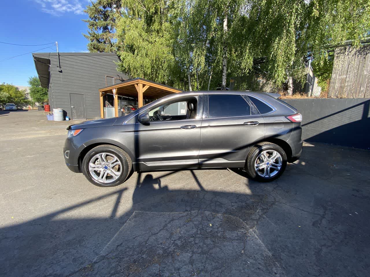 Thumbnail: 2017 Ford Edge - 3