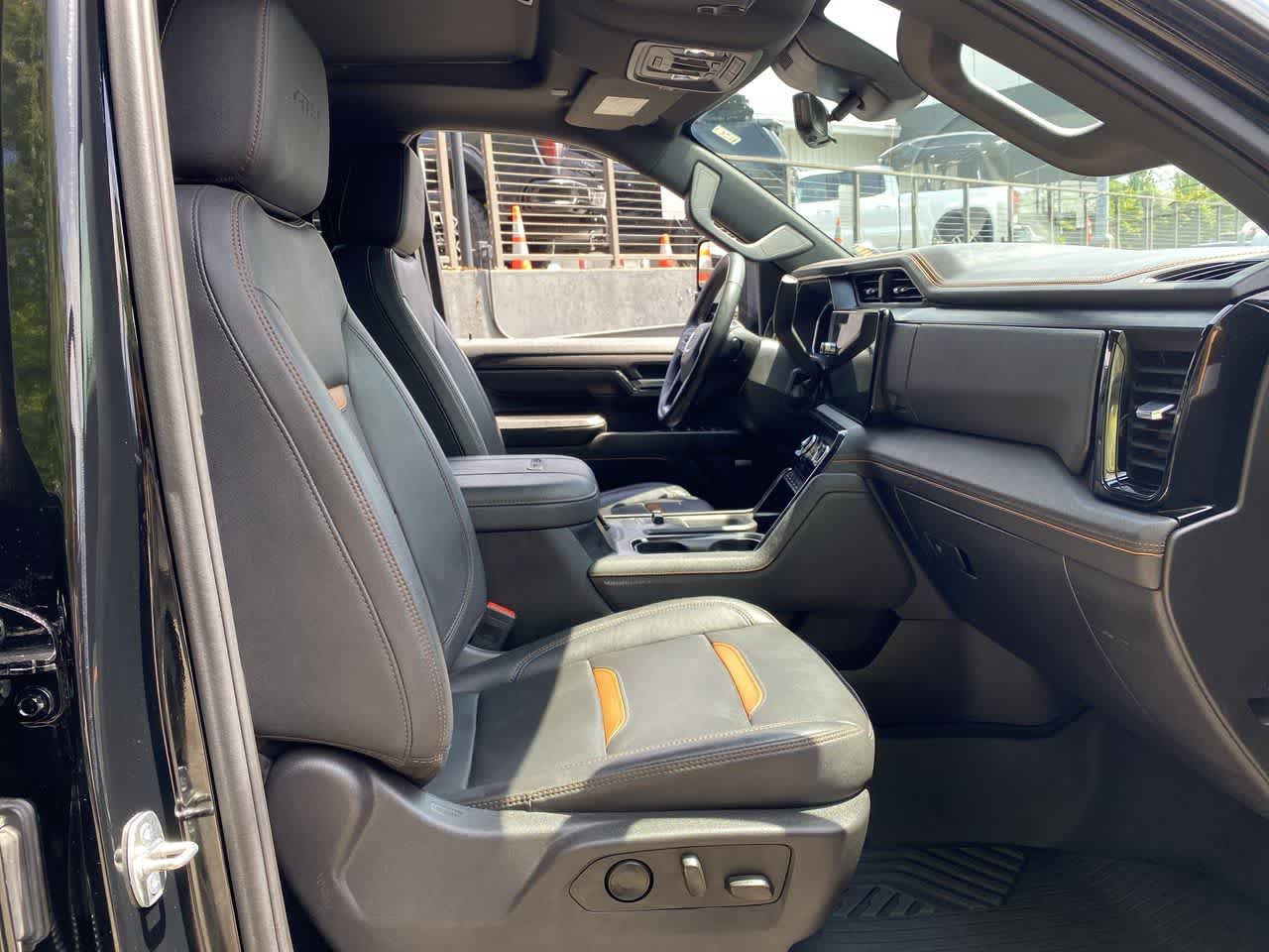 Thumbnail: 2024 GMC Sierra 2500 - 18