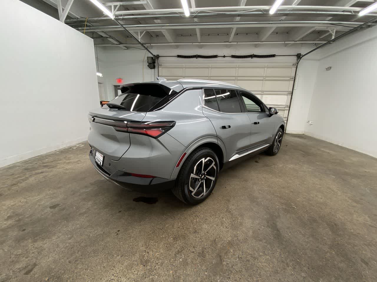 Thumbnail: 2025 Chevrolet Equinox - 6