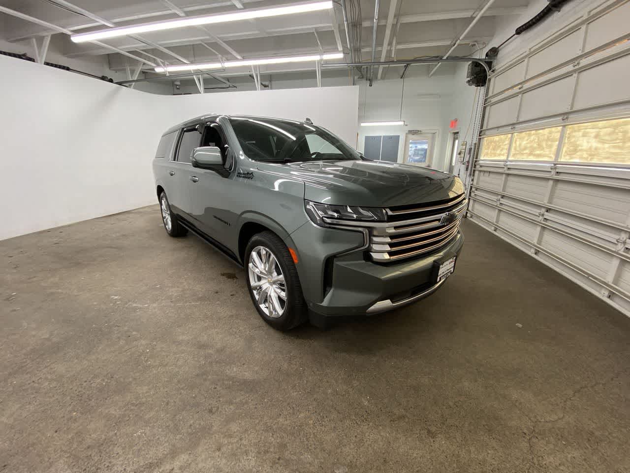 Thumbnail: 2024 Chevrolet Suburban - 8