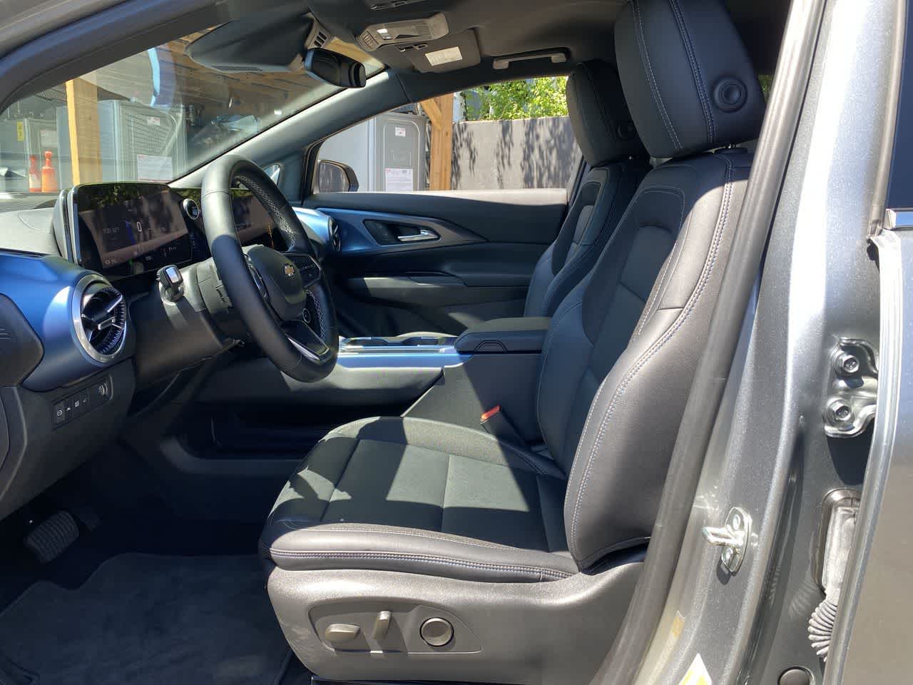 Thumbnail: 2025 Chevrolet Equinox - 13