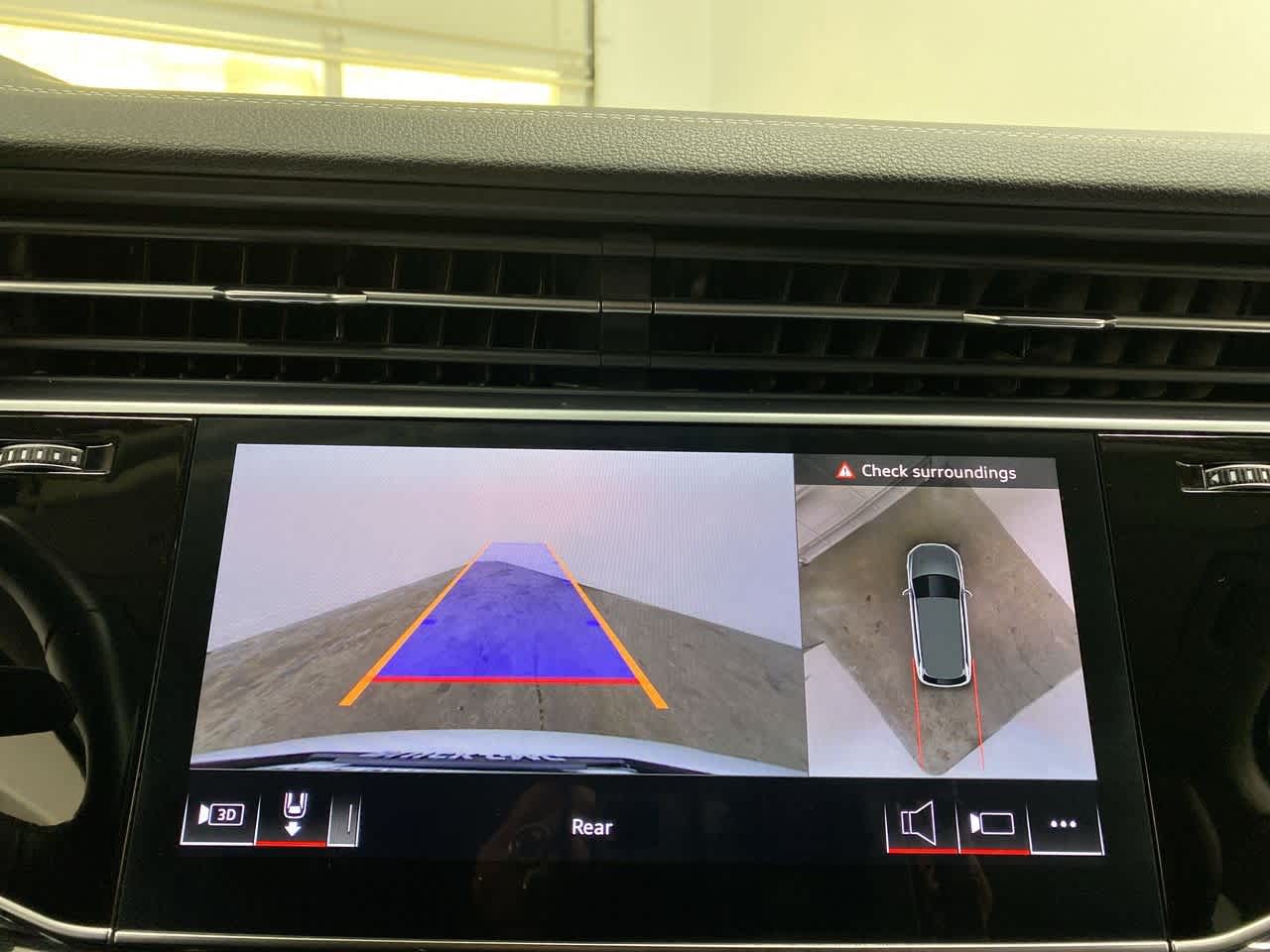 Thumbnail: 2024 Audi Q7 - 25