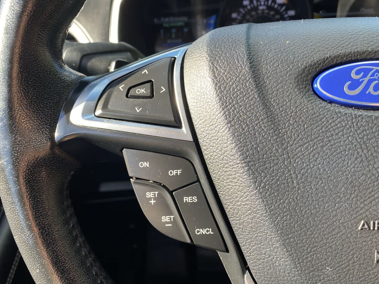 Thumbnail: 2017 Ford Edge - 21