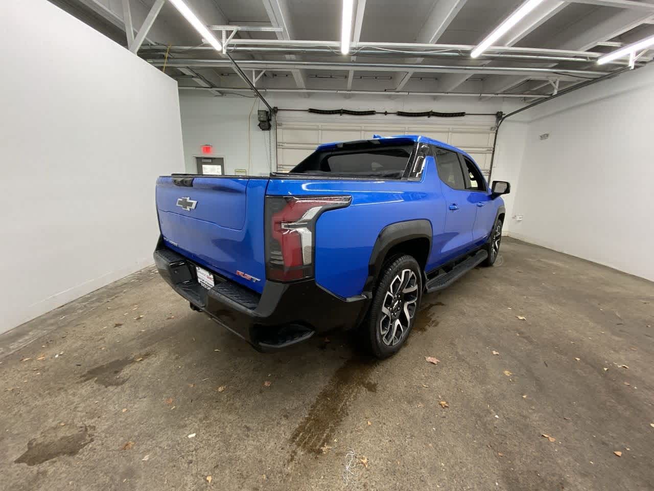 Thumbnail: 2025 Chevrolet Silverado EV - 6