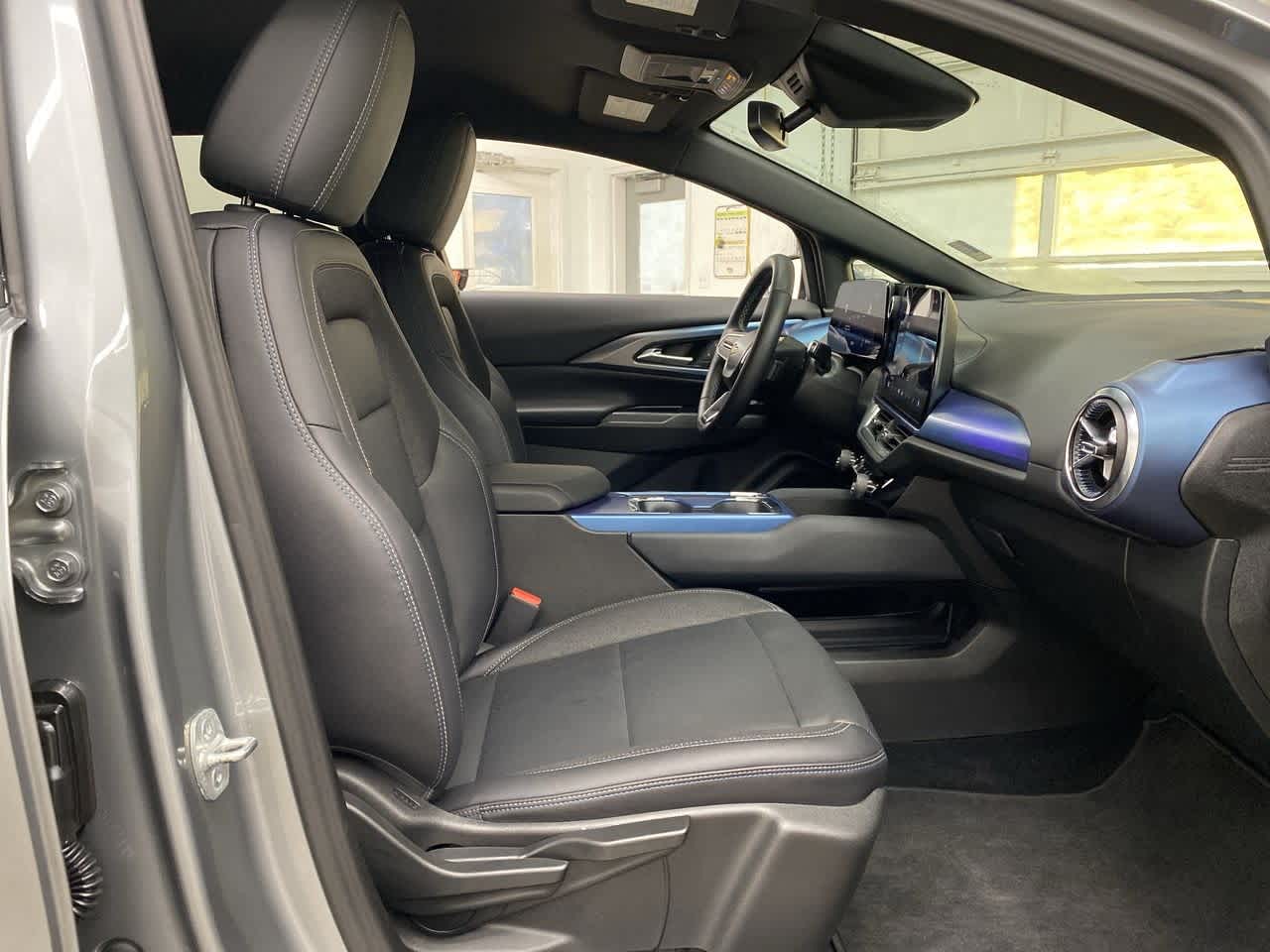 Thumbnail: 2025 Chevrolet Equinox - 19