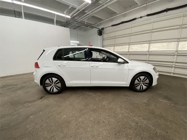 2016 Volkswagen e-Golf SE 7