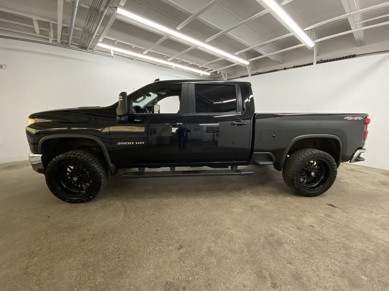 Thumbnail: 2022 Chevrolet Silverado 3500 - 3