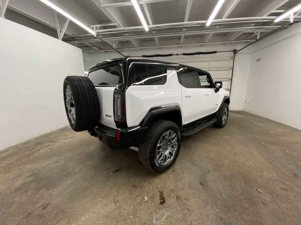 Thumbnail: 2024 GMC Hummer EV - 6