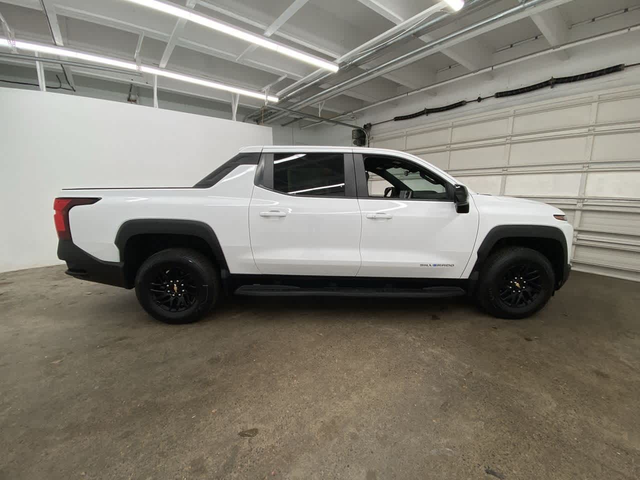 Thumbnail: 2024 Chevrolet Silverado EV - 7