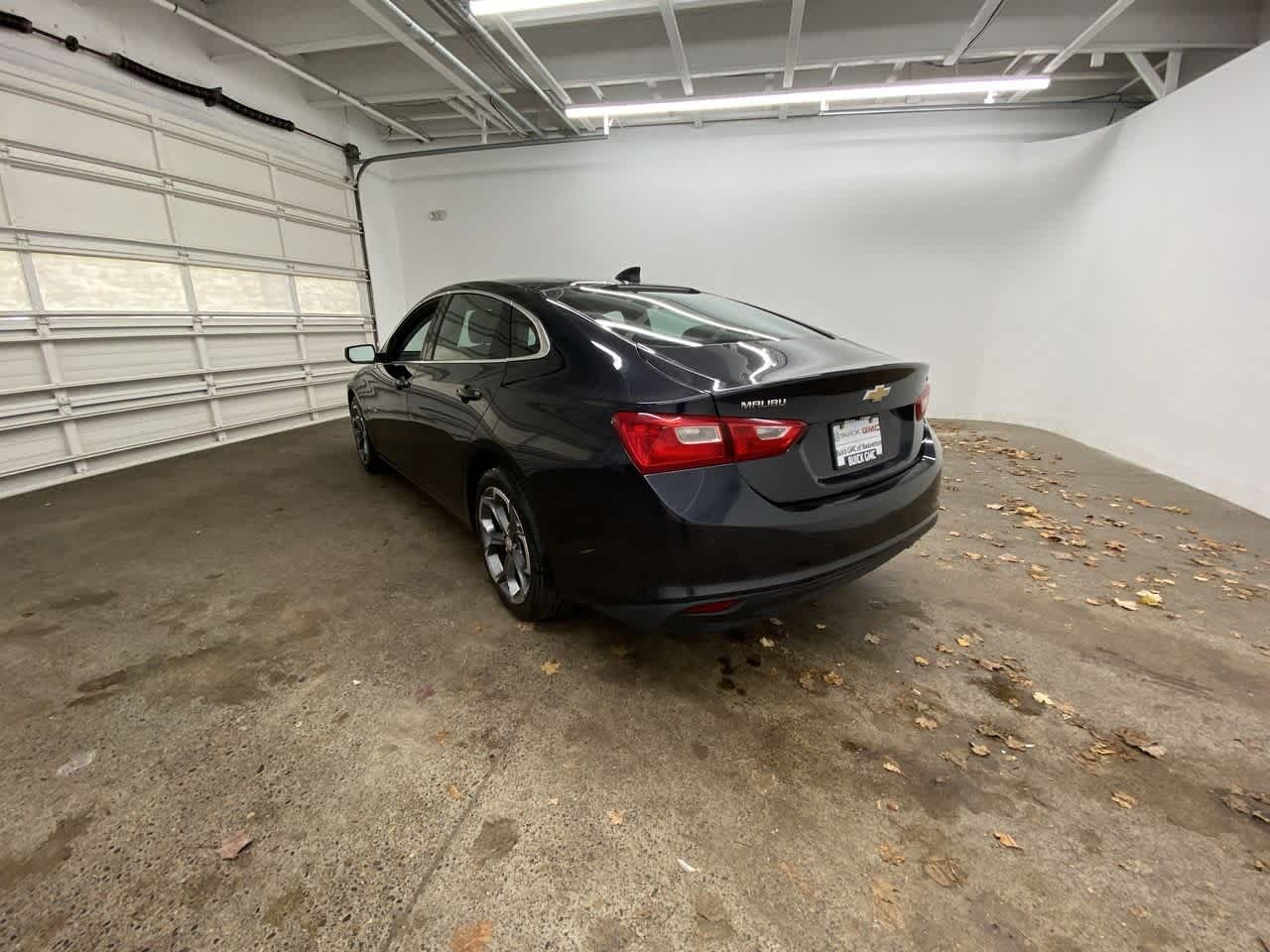 Thumbnail: 2023 Chevrolet Malibu - 4