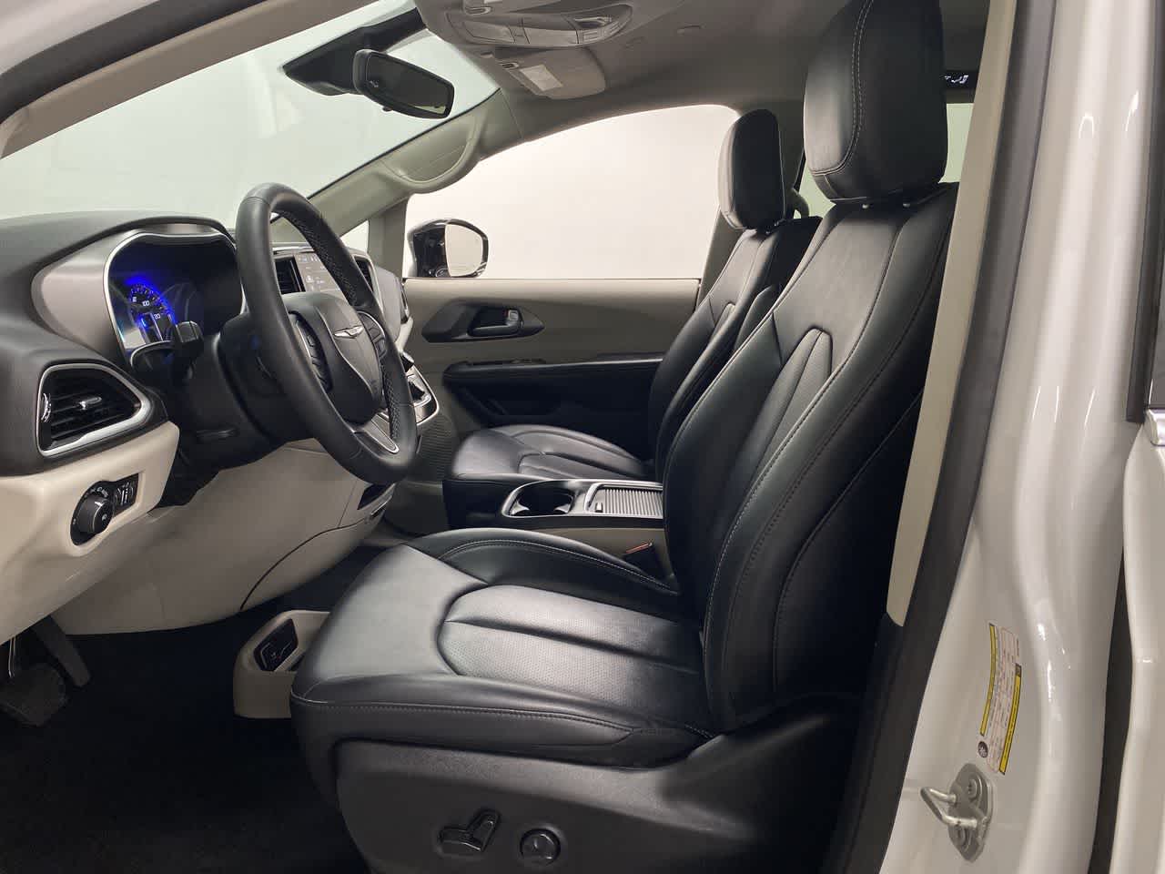 Thumbnail: 2024 Chrysler Pacifica - 13