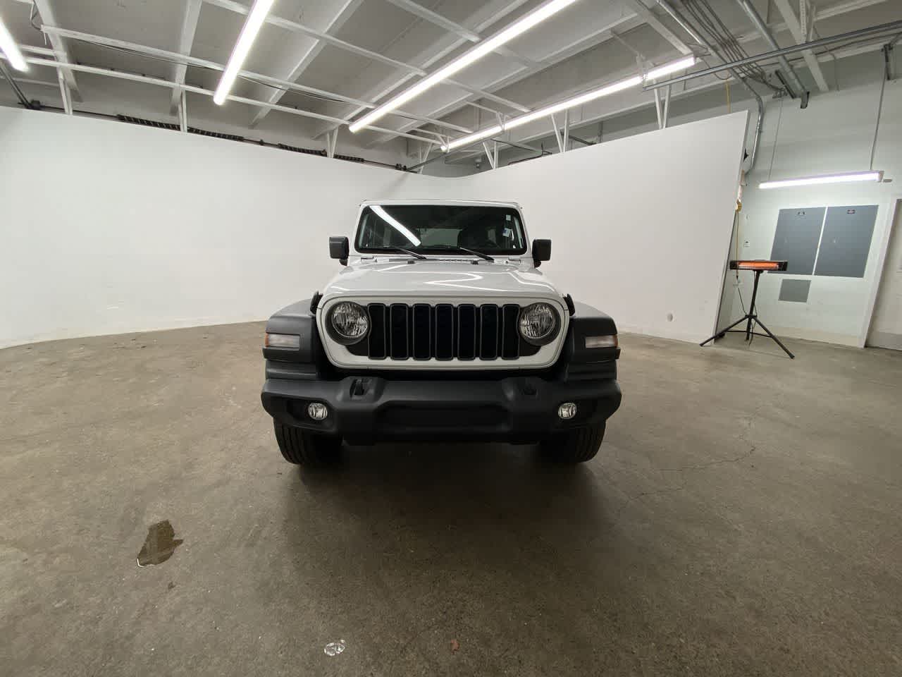 Thumbnail: 2025 Jeep Wrangler - 9