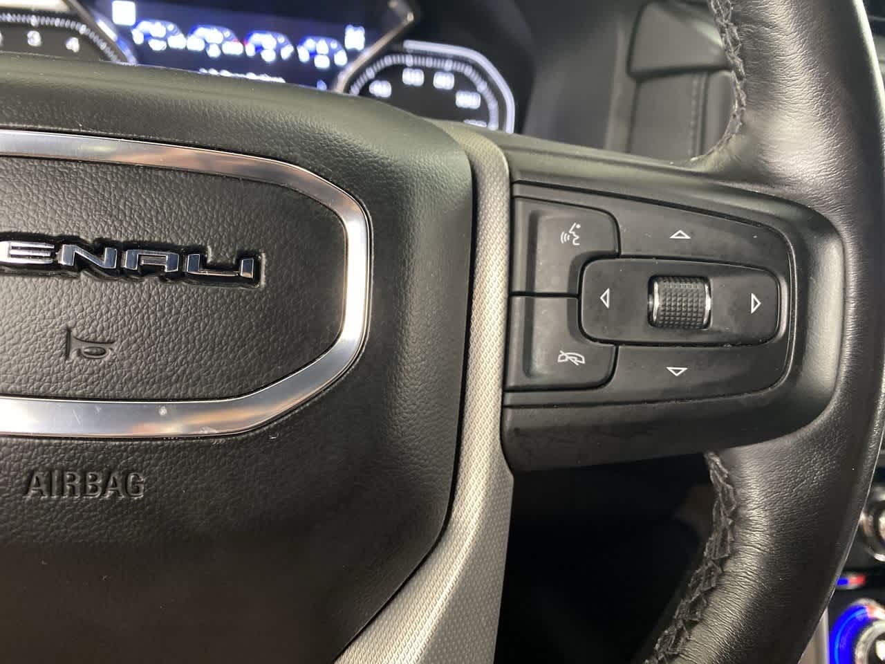 Thumbnail: 2021 GMC Yukon - 22