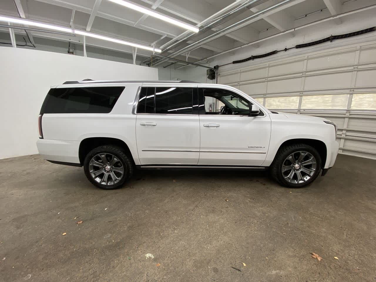 Thumbnail: 2020 GMC Yukon XL - 7