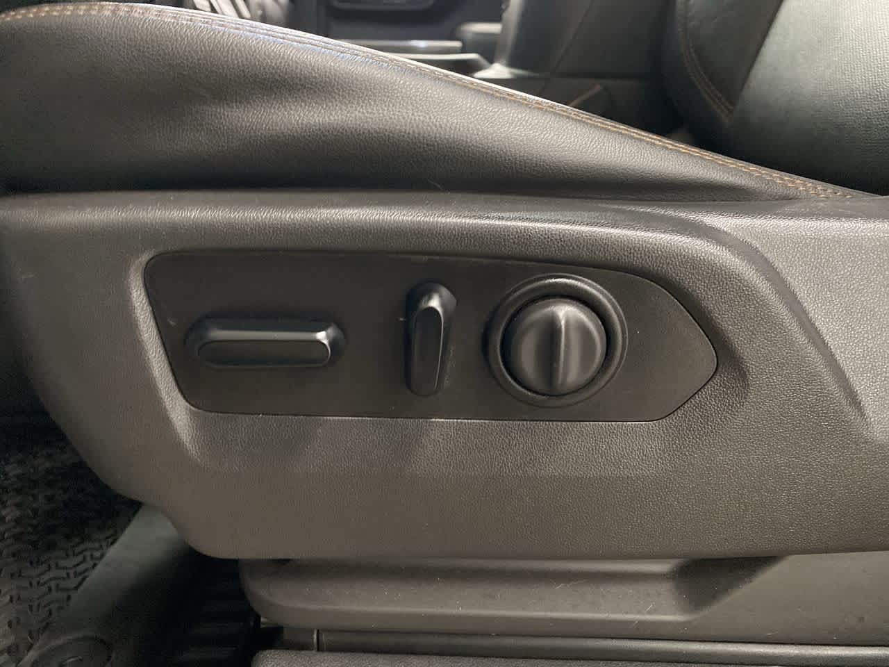 Thumbnail: 2021 GMC Sierra 3500 - 14