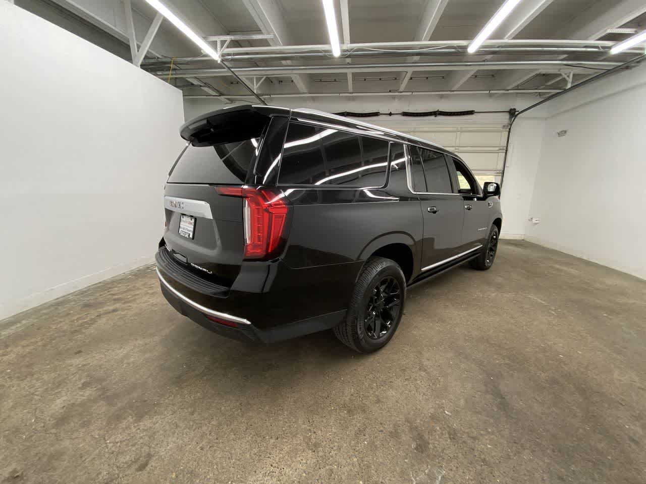 Thumbnail: 2023 GMC Yukon XL - 6