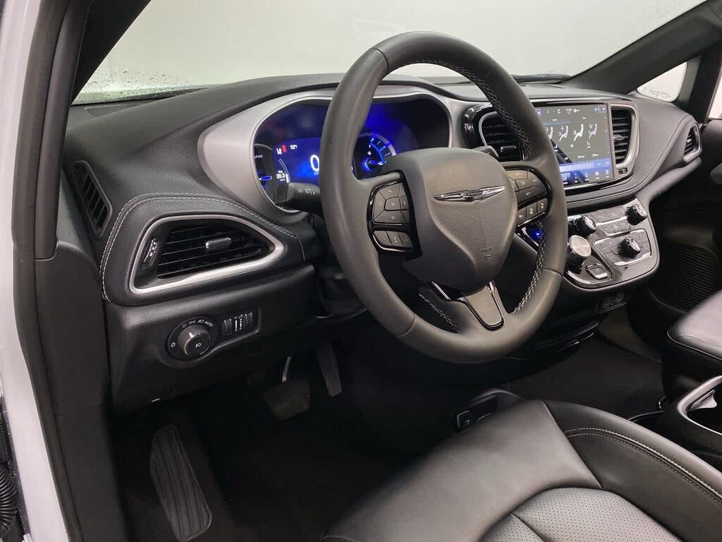 Used 2024 Chrysler Pacifica Plug-In Hybrid Select Van Passenger Van