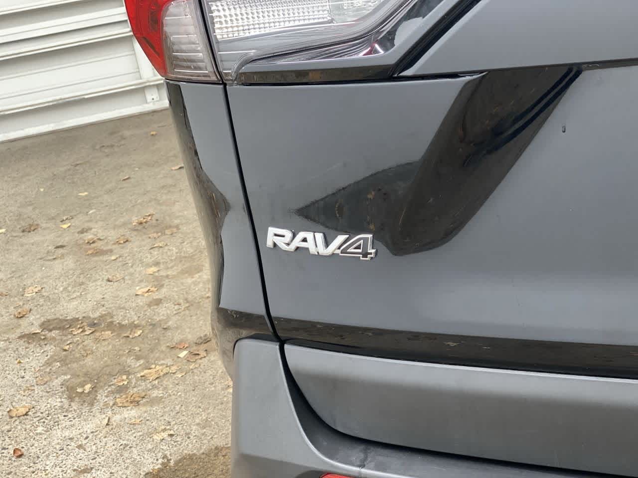 Thumbnail: 2021 Toyota RAV4 - 10