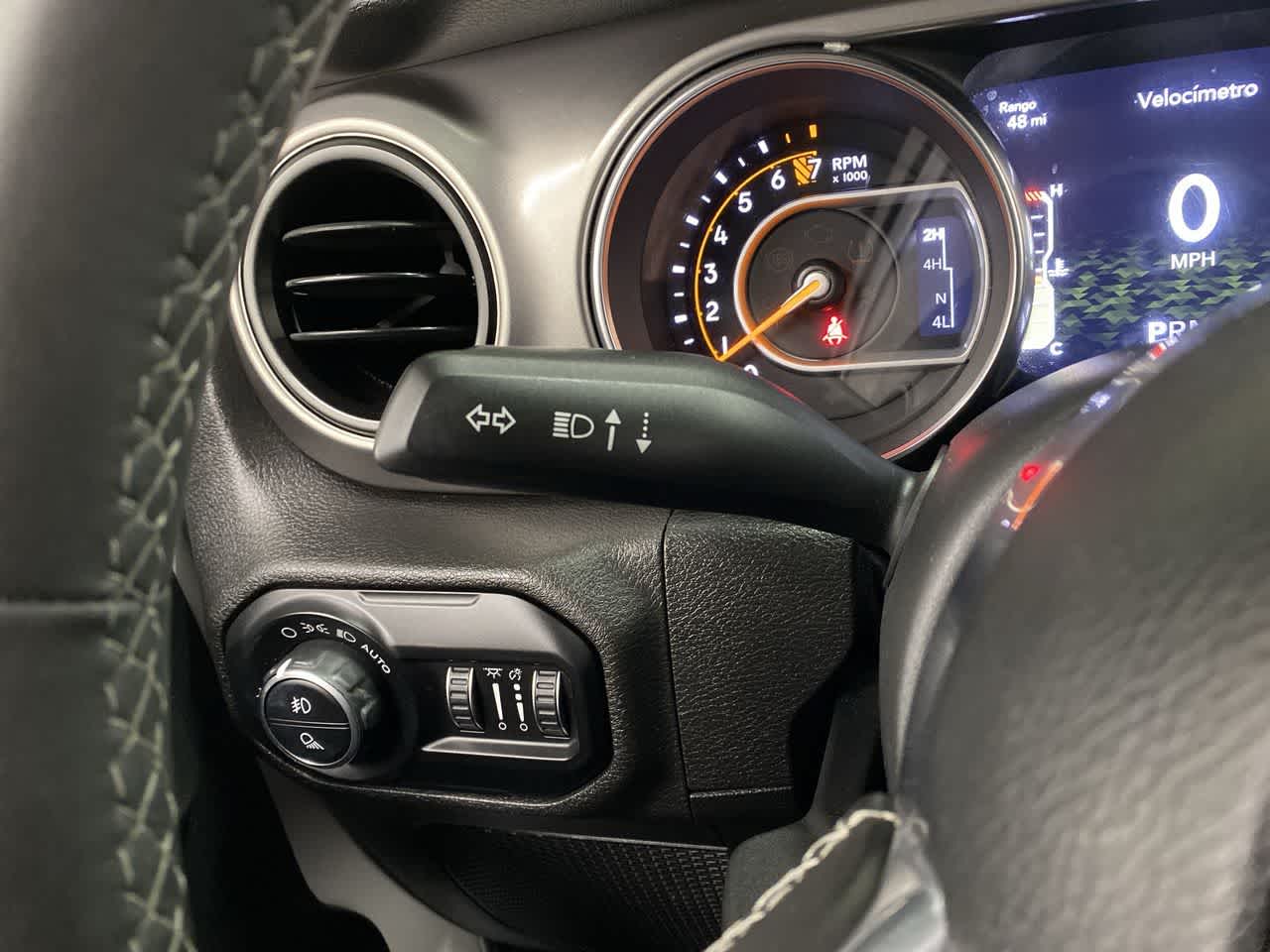 Thumbnail: 2020 Jeep Gladiator - 24