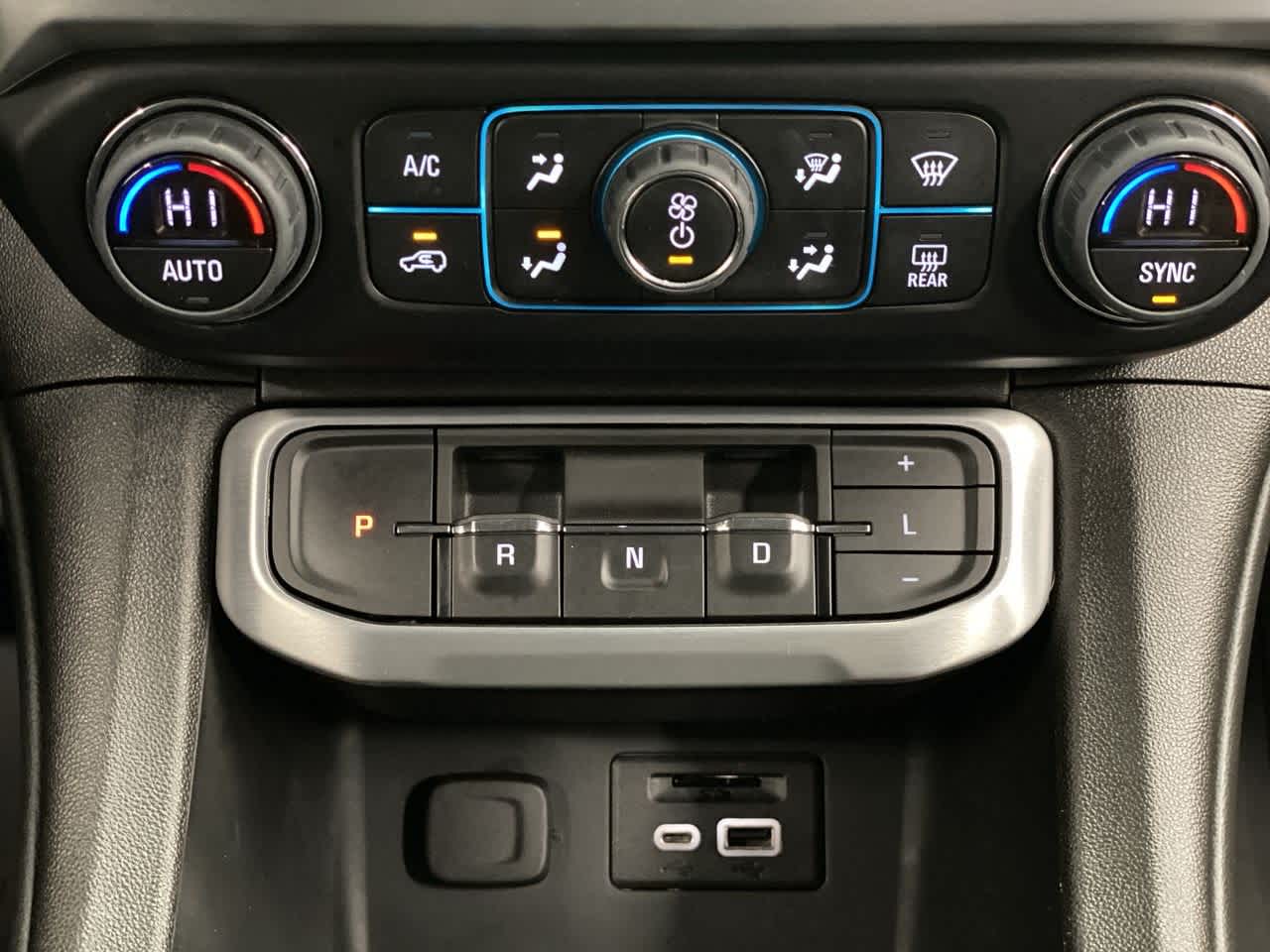 Thumbnail: 2023 GMC Acadia - 27