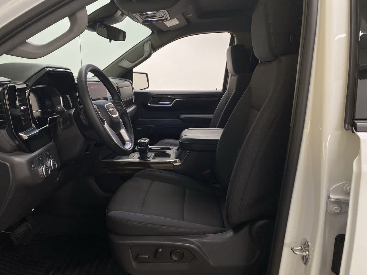 Thumbnail: 2025 GMC Sierra 1500 - 12