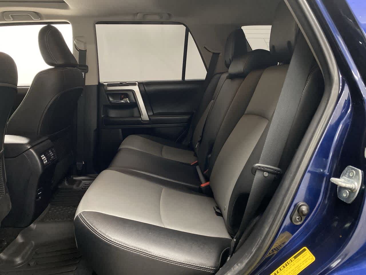 Thumbnail: 2016 Toyota 4Runner - 15