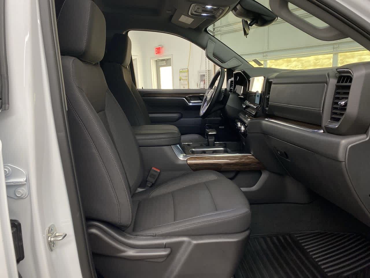 Thumbnail: 2025 GMC Sierra 1500 - 17