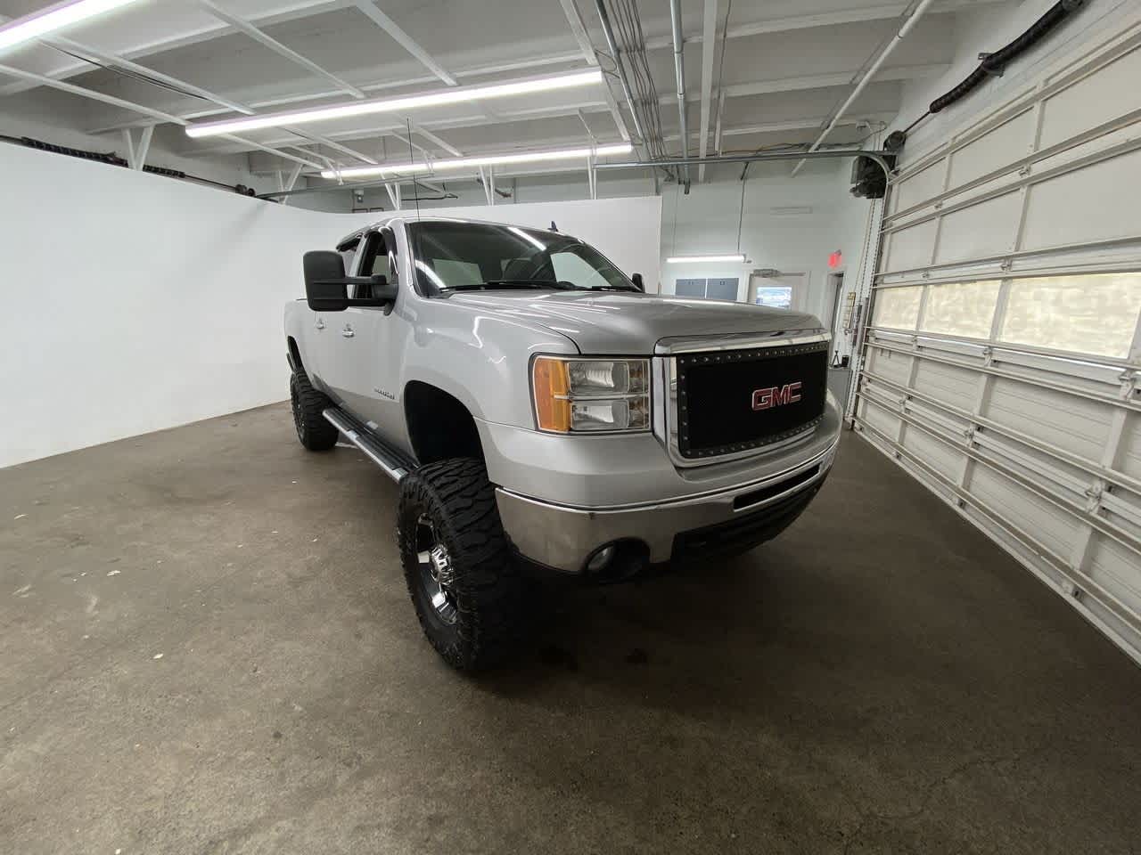Thumbnail: 2010 GMC Sierra 2500 - 8