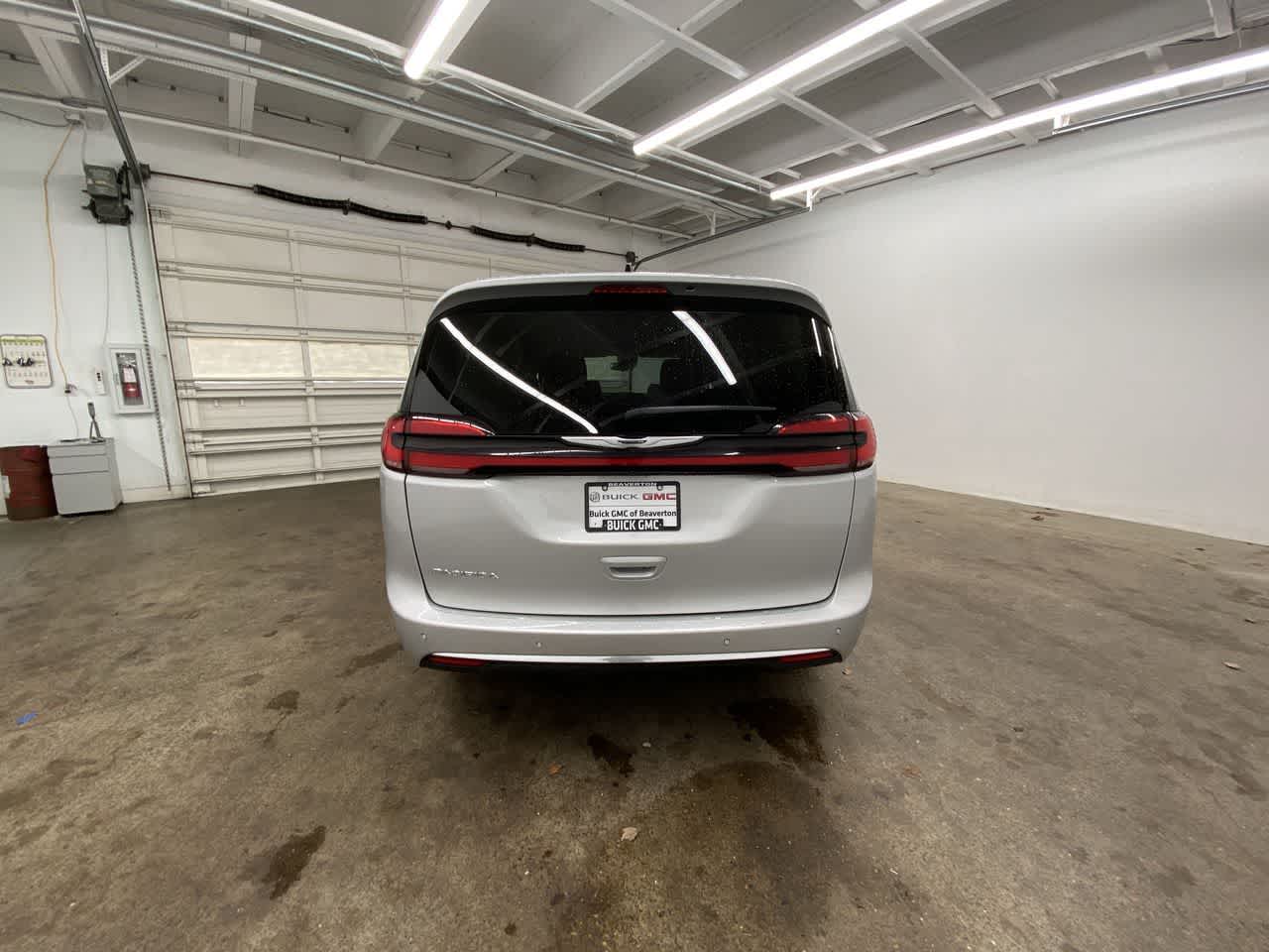 Thumbnail: 2024 Chrysler Pacifica - 5