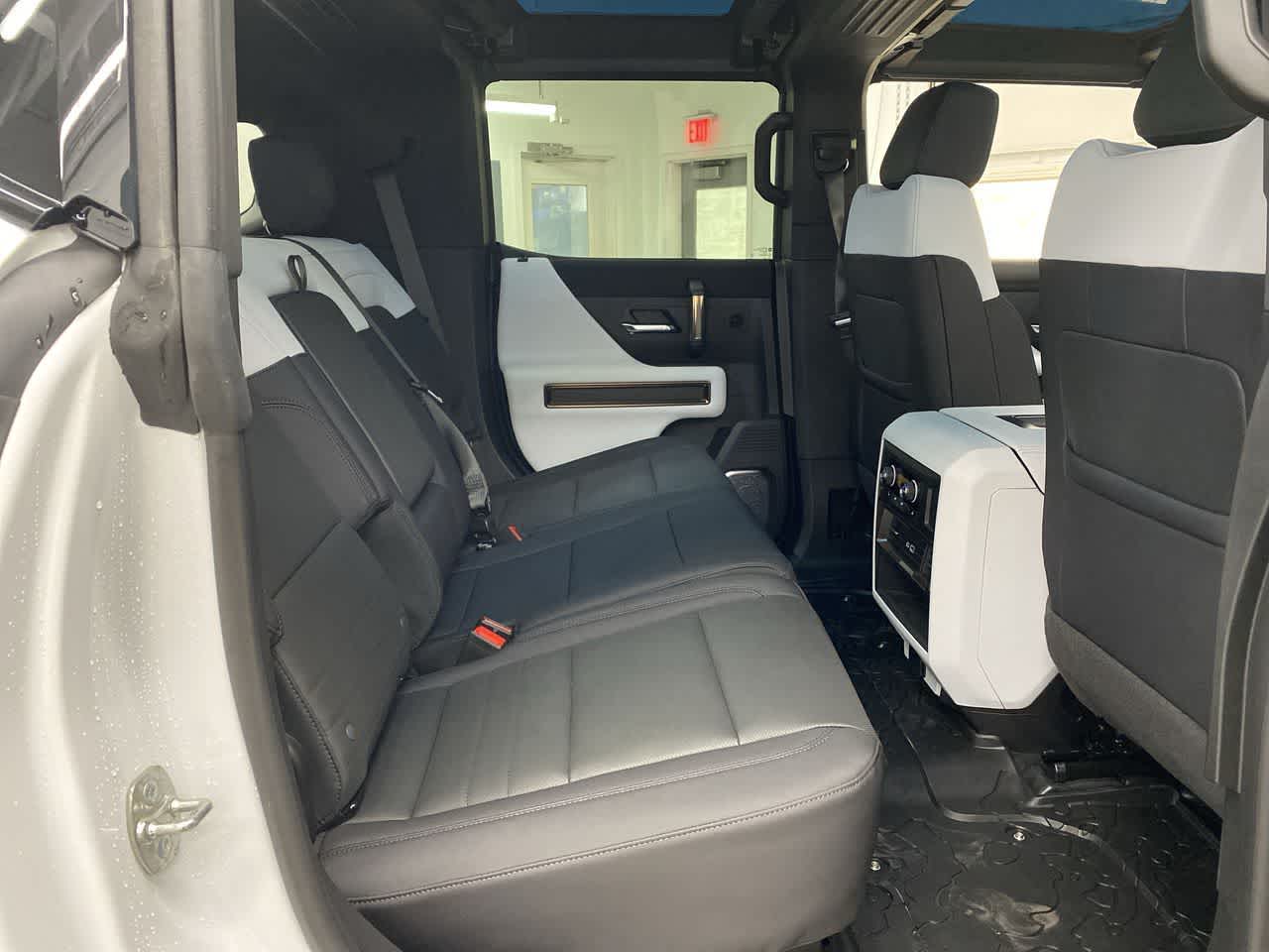 Thumbnail: 2024 GMC Hummer EV - 17