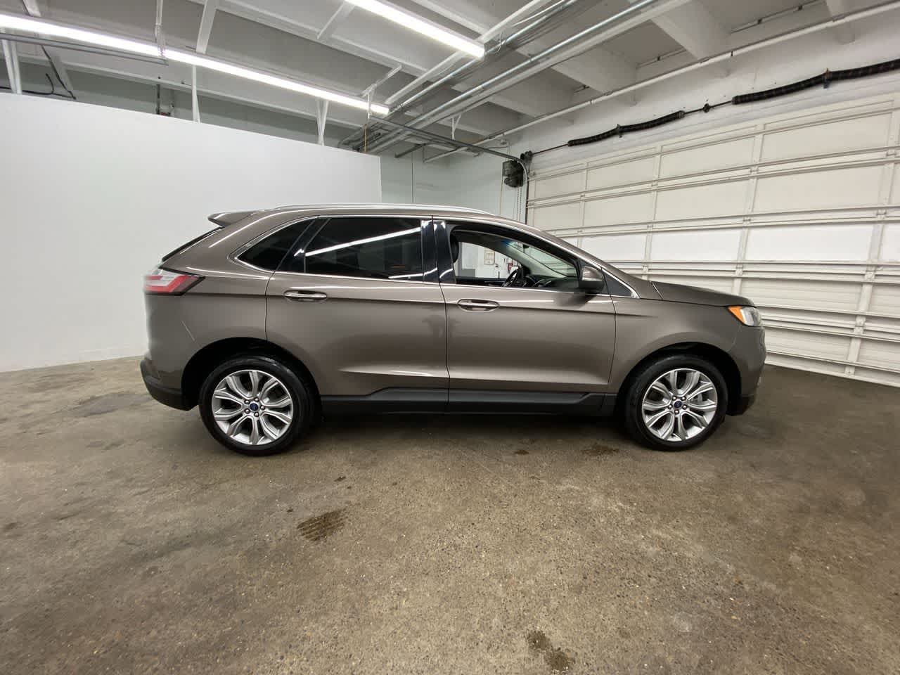 Thumbnail: 2019 Ford Edge - 7