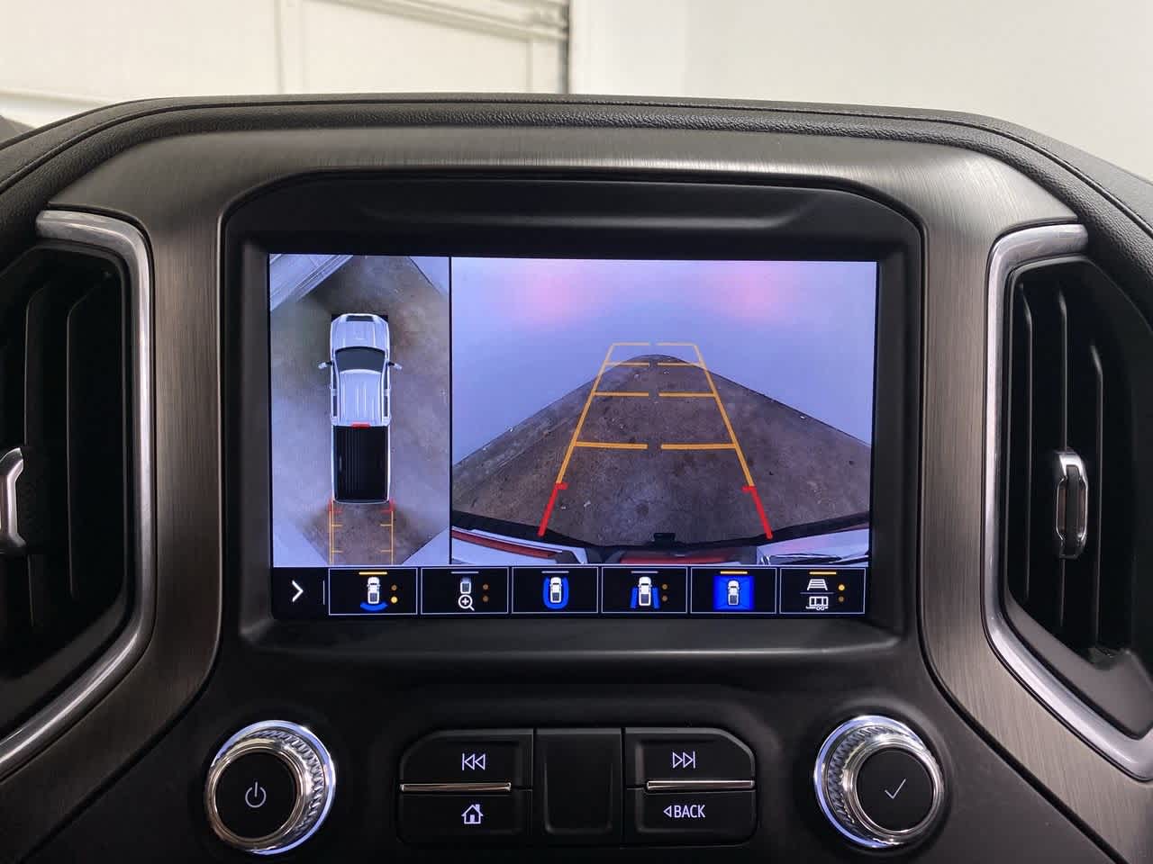 Thumbnail: 2022 GMC Sierra 3500 - 25