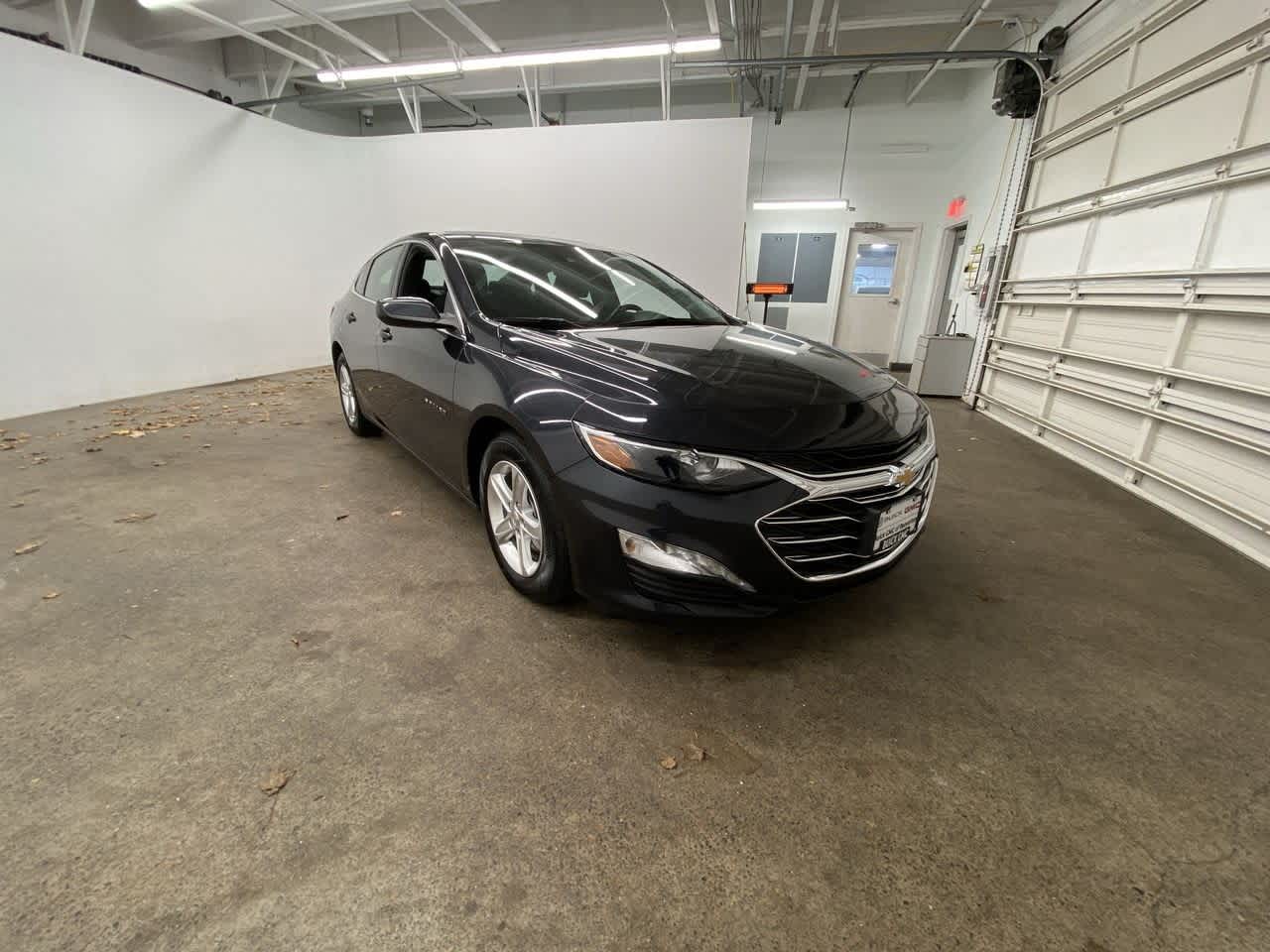 Thumbnail: 2023 Chevrolet Malibu - 8