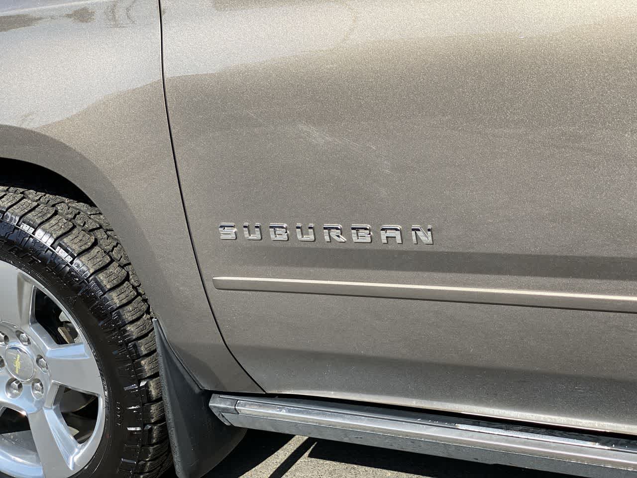 Thumbnail: 2016 Chevrolet Suburban - 10
