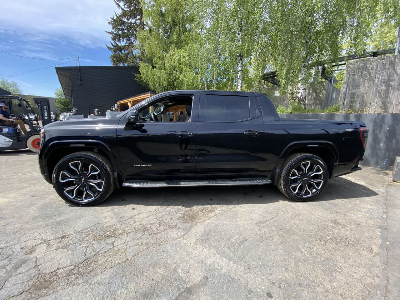 Thumbnail: 2025 GMC Sierra EV - 3