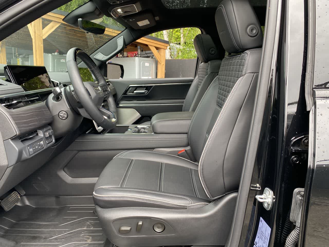 Thumbnail: 2025 GMC Sierra EV - 13