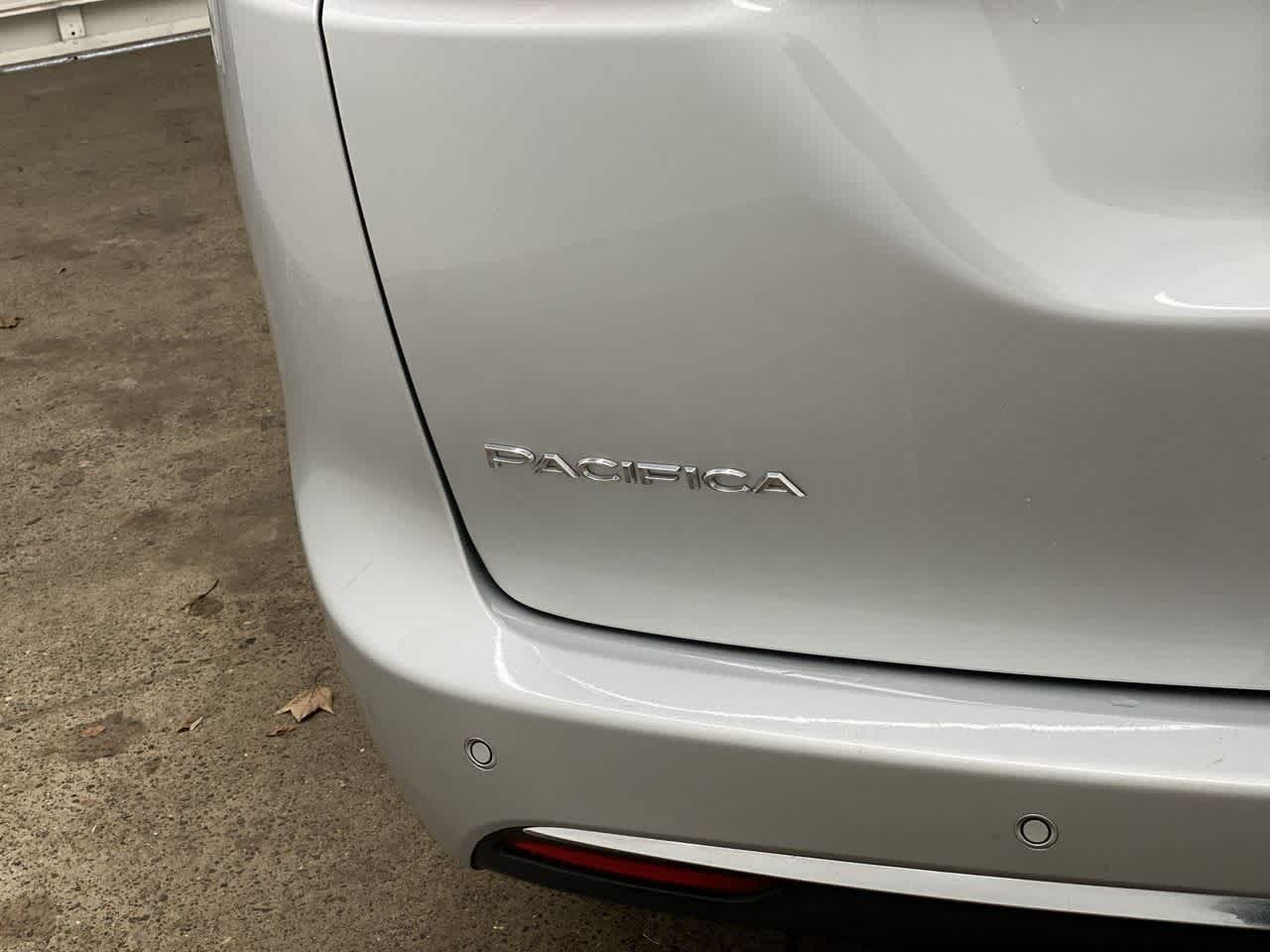 Thumbnail: 2024 Chrysler Pacifica - 10