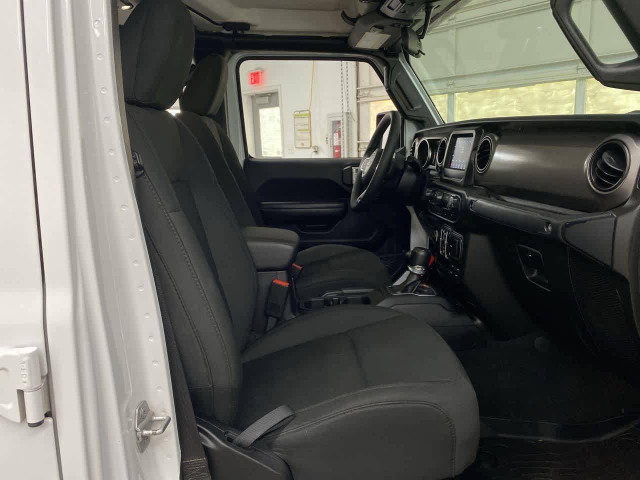 Thumbnail: 2020 Jeep Gladiator - 18